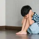 Mengatasi Ketakutan dan Fobia pada Anak